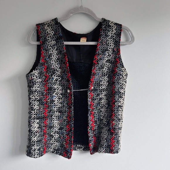 Source Unknown Tops - Vintage lined grey and red knit vest, size 12